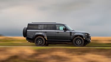 Land Rover Defender 130 V8 - side